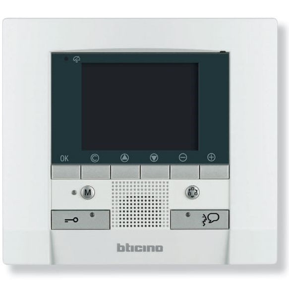 Videoportero BTicino Polyx Memory Display blanco, con pantalla y botones frontales, como imagen de referencia de la familia Polyx.